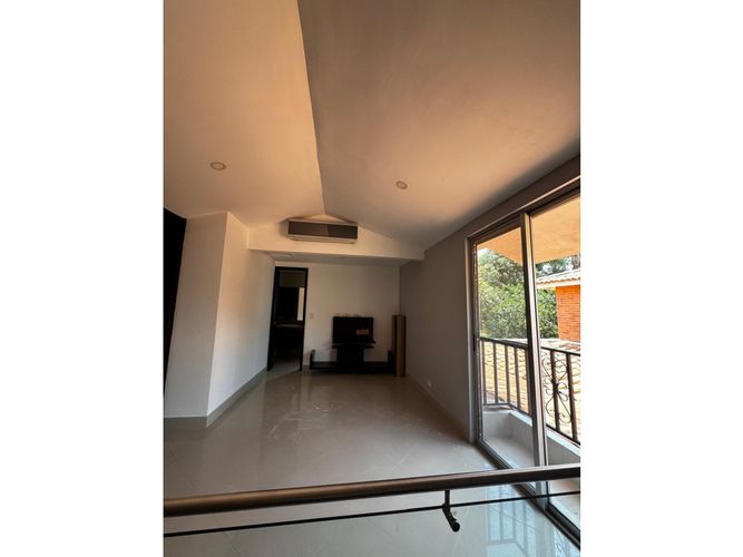 Casa de 5 alcobas en venta en El Castillo, Jamundí, 340 m² · foto 17 de 24
