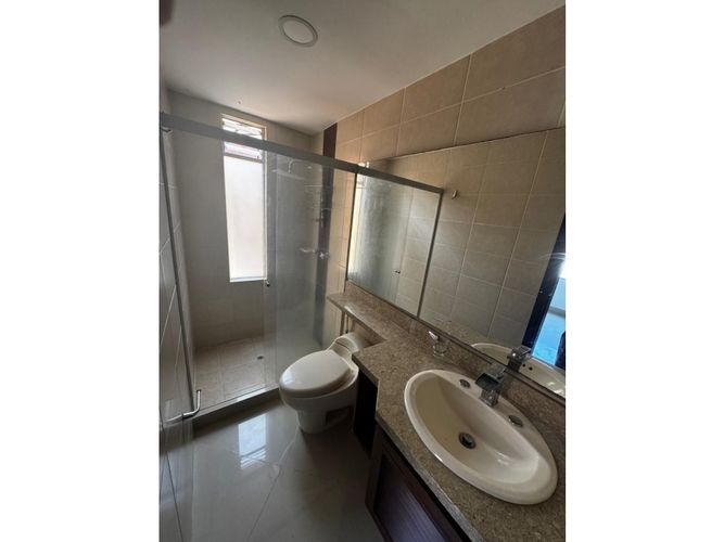 Casa de 5 alcobas en venta en El Castillo, Jamundí, 340 m² · foto 21 de 24