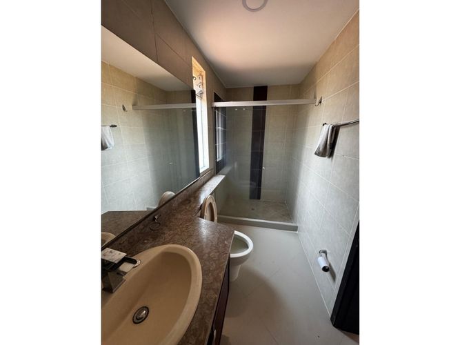 Casa de 5 alcobas en venta en El Castillo, Jamundí, 340 m² · foto 23 de 24