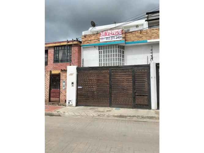 Casa de 3 alcobas en venta en Pueblo Viejo, Cota, 225 m² · foto 2 de 24