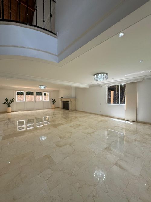 Casa de 5 alcobas en venta en San Lucas, Medellín, 500 m² · foto 4 de 24