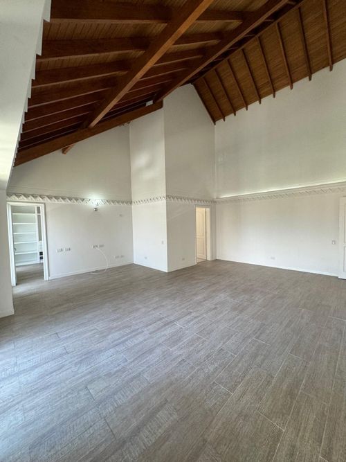 Casa de 5 alcobas en venta en San Lucas, Medellín, 500 m² · foto 8 de 24