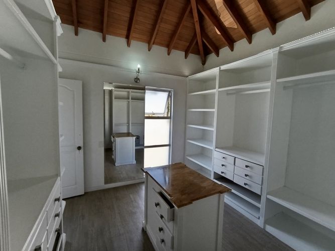 Casa de 5 alcobas en venta en San Lucas, Medellín, 500 m² · foto 11 de 24