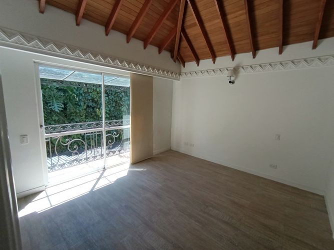 Casa de 5 alcobas en venta en San Lucas, Medellín, 500 m² · foto 17 de 24