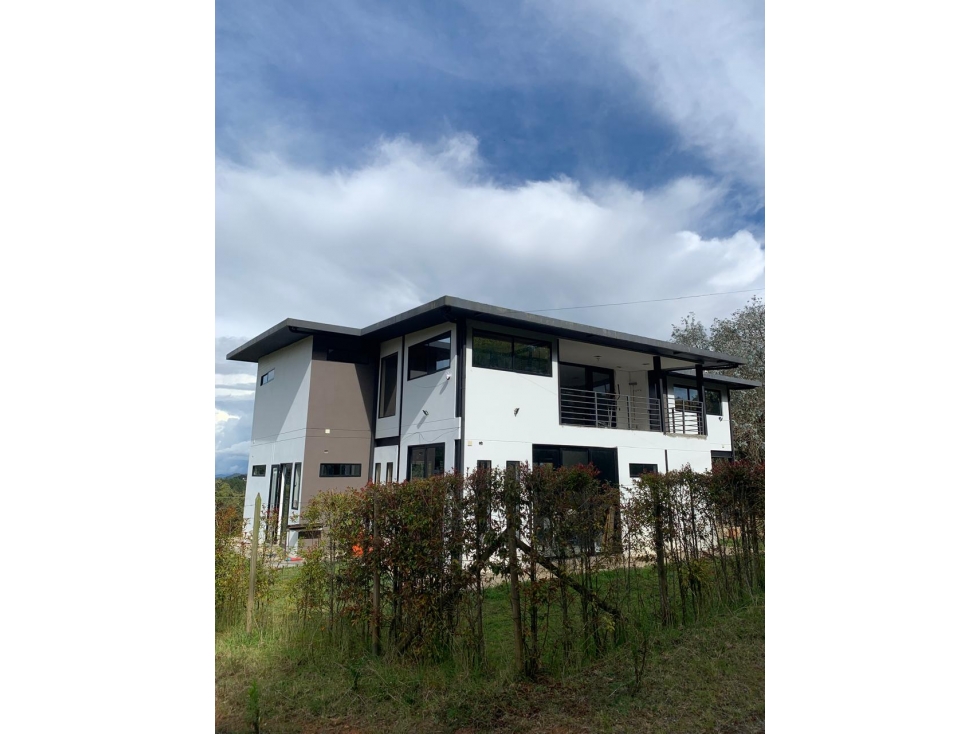 4BR Land in La candelaria (2600 m²) for Sale