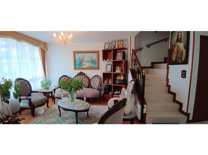 Casa de 4 alcobas en venta en Cota, 200 m² · foto 3 de 24