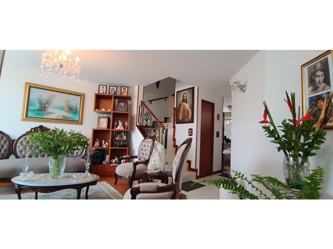 Casa de 4 alcobas en venta en Cota, 200 m² · foto 4 de 24