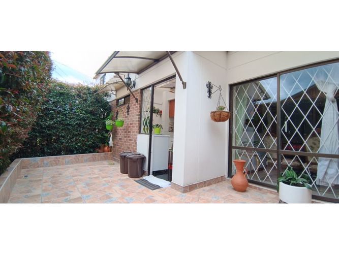 Casa de 4 alcobas en venta en Cota, 200 m² · foto 9 de 24