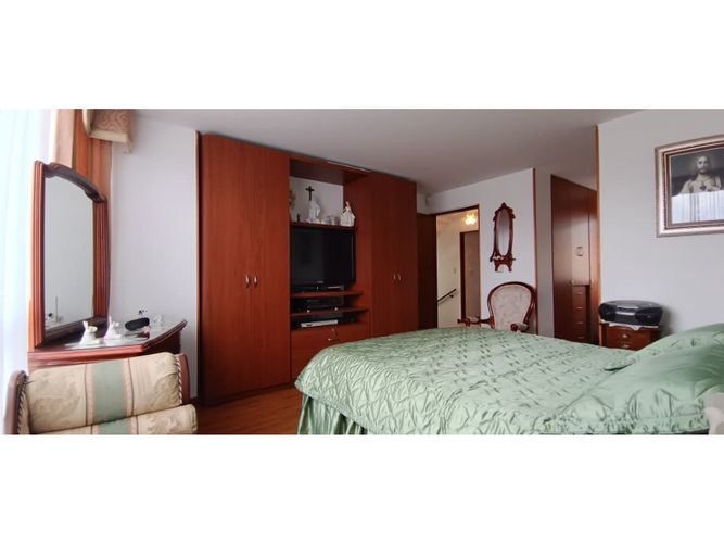 Casa de 4 alcobas en venta en Cota, 200 m² · foto 17 de 24