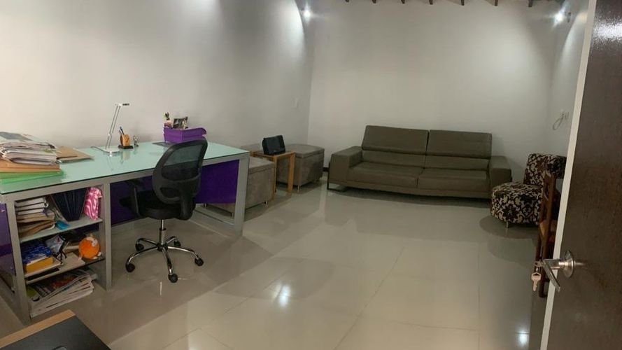 Casa de 5 alcobas en venta en El Velódromo, Medellín, 336 m² · foto 16 de 23