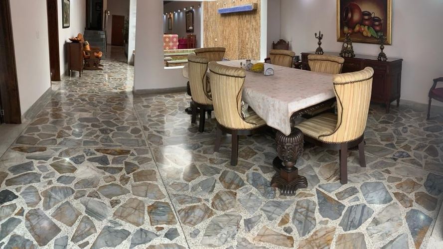 Casa de 5 alcobas en venta en El Velódromo, Medellín, 336 m² · foto 8 de 23