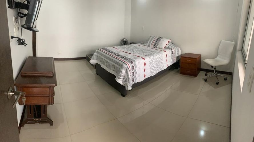 Casa de 5 alcobas en venta en El Velódromo, Medellín, 336 m² · foto 17 de 23