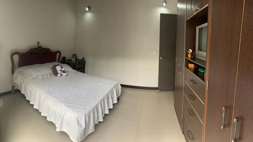 Casa de 5 alcobas en venta en El Velódromo, Medellín, 336 m² · foto 20 de 23