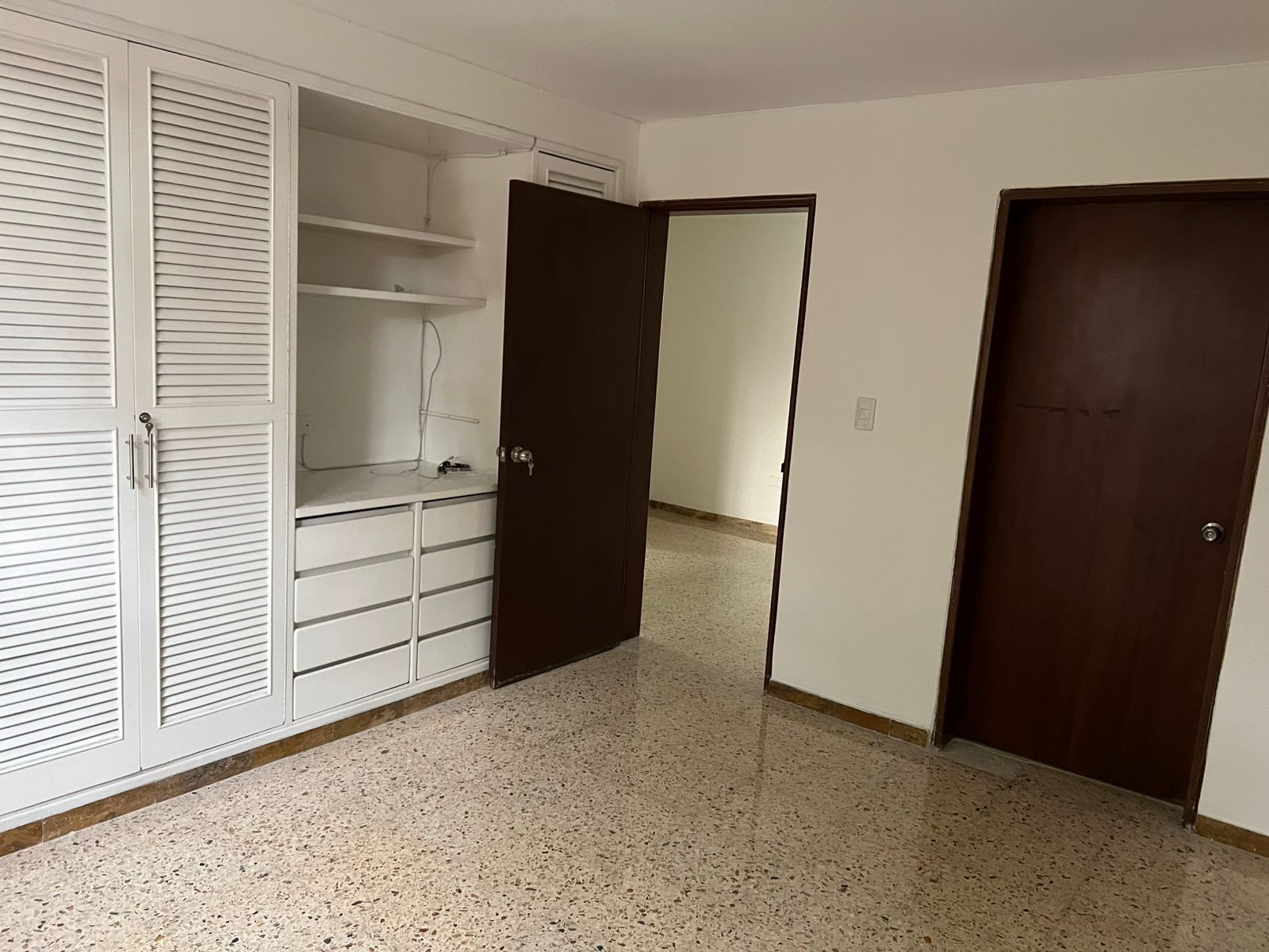 Apartamento en venta en Versalles, Cali · foto 5 de 13