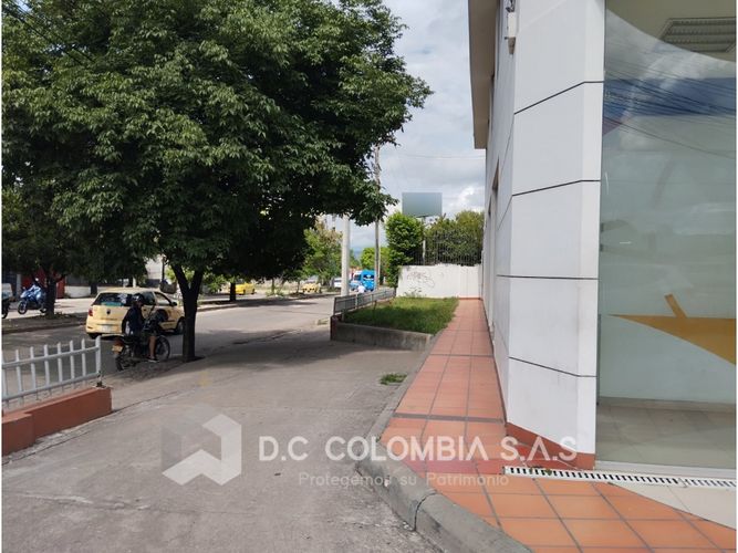 Local en venta en Neiva, 319 m² · foto 2 de 18
