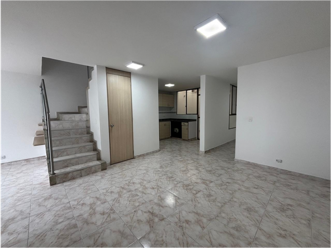 Casa en venta en La Suiza, Armenia, 144 m² · foto 4 de 24