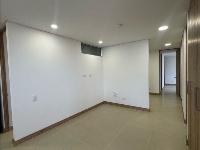 Apartamento de 3 alcobas en venta en Valle Del Lili, Cali, 134 m² · foto 4 de 13