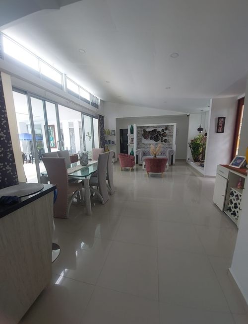 Casa de 6 alcobas en venta en La Yé, Armenia, 725 m² · foto 2 de 24