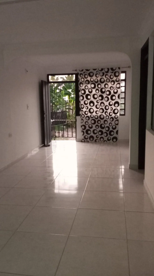 Casa de 6 alcobas en venta en Los Quindos, Armenia, 124 m² · foto 3 de 11