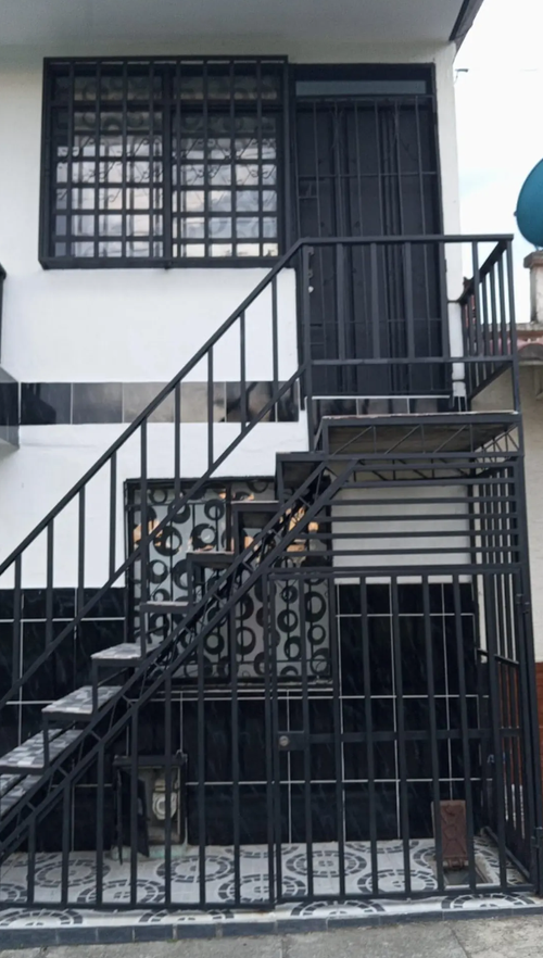 Casa de 6 alcobas en venta en Los Quindos, Armenia, 124 m² · foto 2 de 11