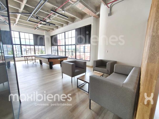 Oficina en arriendo en Los Colores, Medellín, 10 m² · foto 2 de 14
