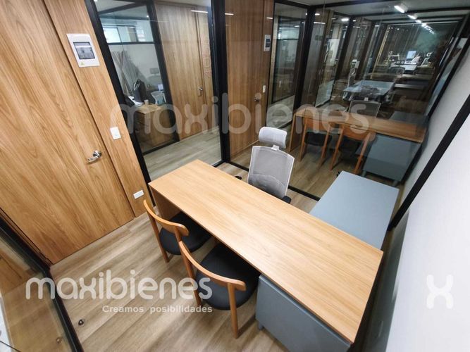 Oficina en arriendo en Los Colores, Medellín, 10 m² · foto 3 de 14