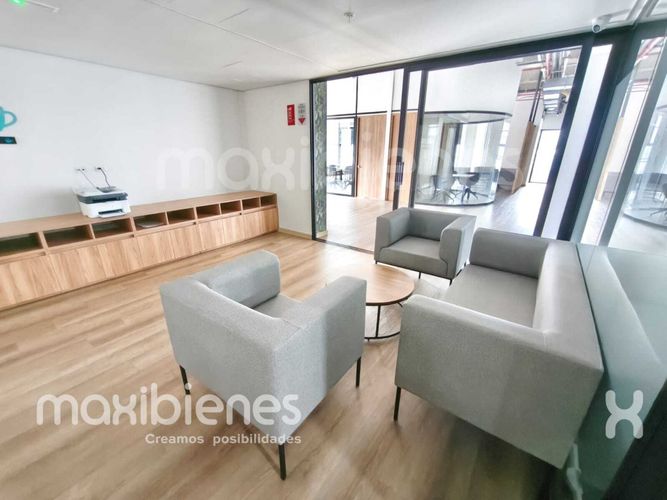 Oficina en arriendo en Los Colores, Medellín, 10 m² · foto 11 de 14