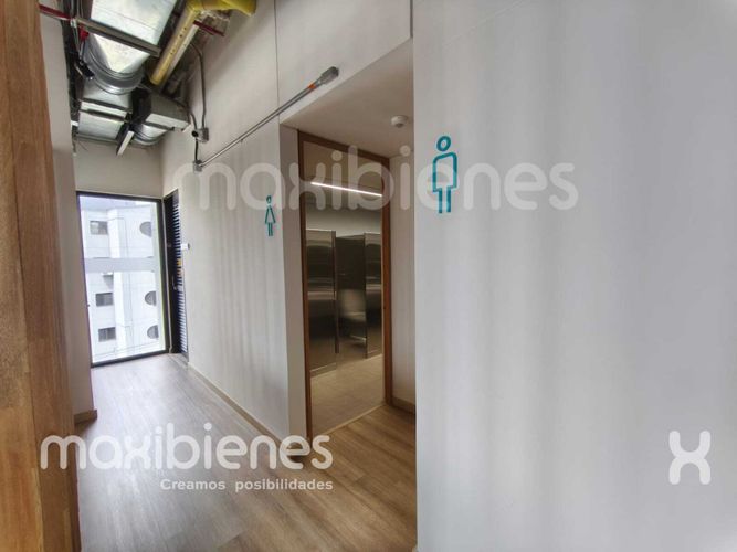 Oficina en arriendo en Los Colores, Medellín, 10 m² · foto 12 de 14