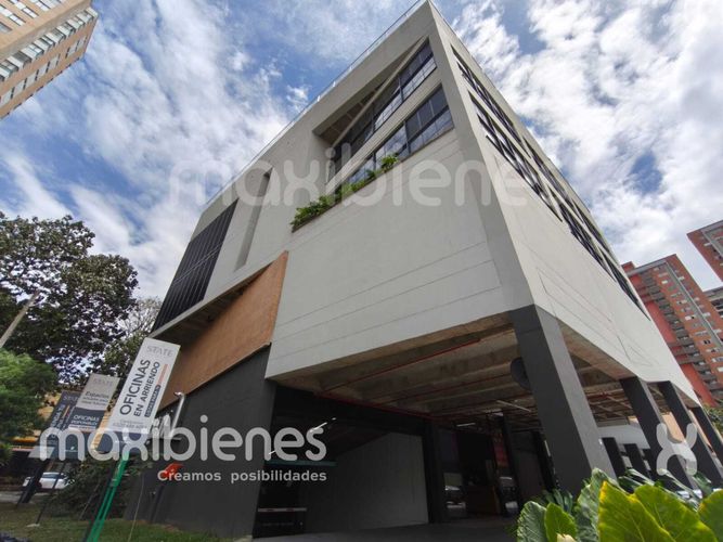 Oficina en arriendo en Los Colores, Medellín, 10 m² · foto 14 de 14