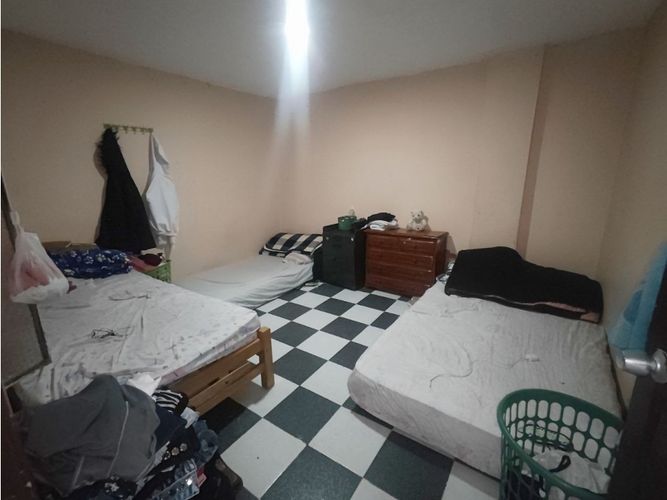 Casa de 7 alcobas en venta en La Laguna Fontibon, Bogotá, 216 m² · foto 4 de 24
