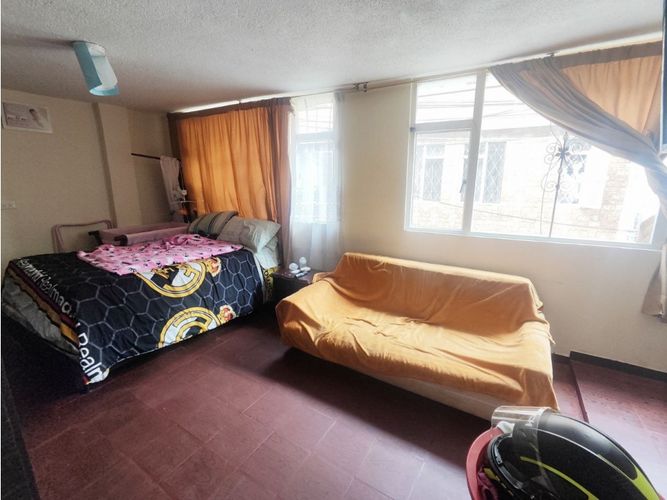 Casa de 7 alcobas en venta en La Laguna Fontibon, Bogotá, 216 m² · foto 8 de 24