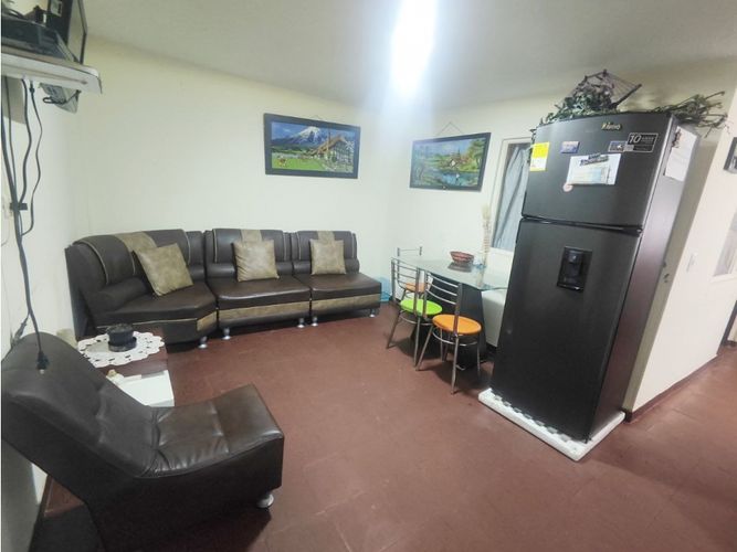 Casa de 7 alcobas en venta en La Laguna Fontibon, Bogotá, 216 m² · foto 11 de 24