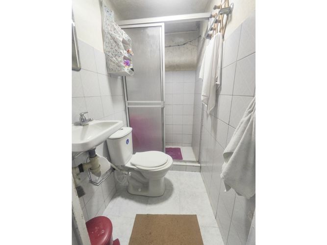 Casa de 7 alcobas en venta en La Laguna Fontibon, Bogotá, 216 m² · foto 12 de 24