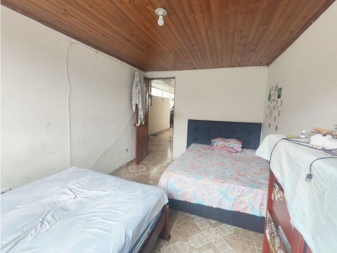 Casa de 7 alcobas en venta en La Laguna Fontibon, Bogotá, 216 m² · foto 18 de 24