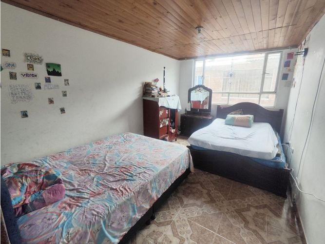 Casa de 7 alcobas en venta en La Laguna Fontibon, Bogotá, 216 m² · foto 19 de 24