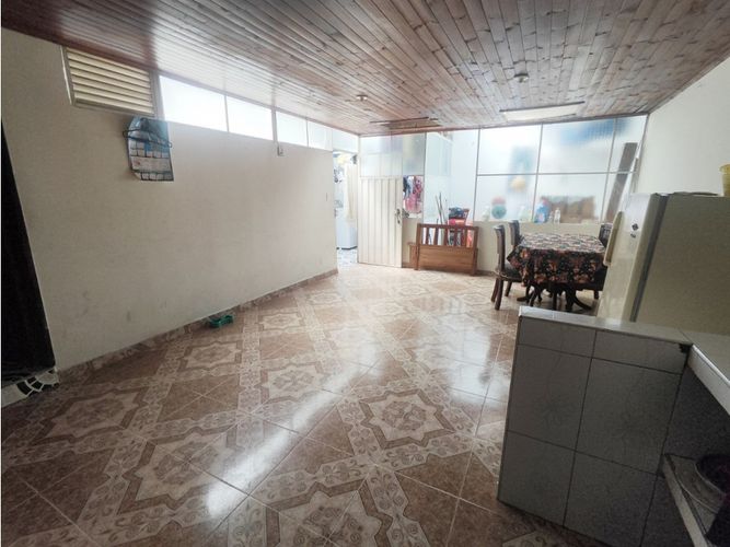 Casa de 7 alcobas en venta en La Laguna Fontibon, Bogotá, 216 m² · foto 23 de 24