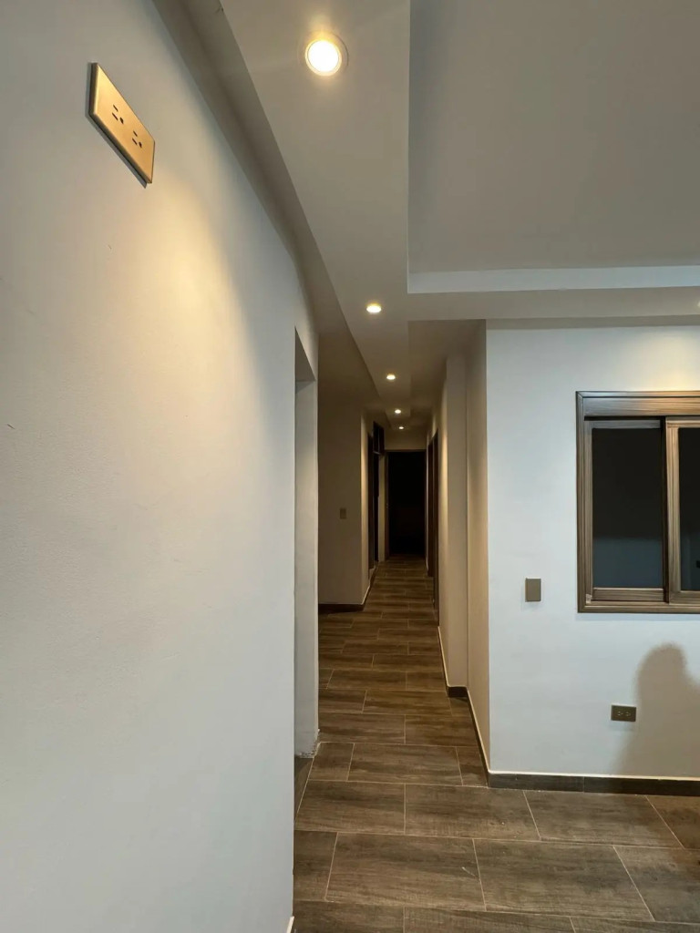 Casa en venta en Potreritos, Bogotá · foto 3 de 24