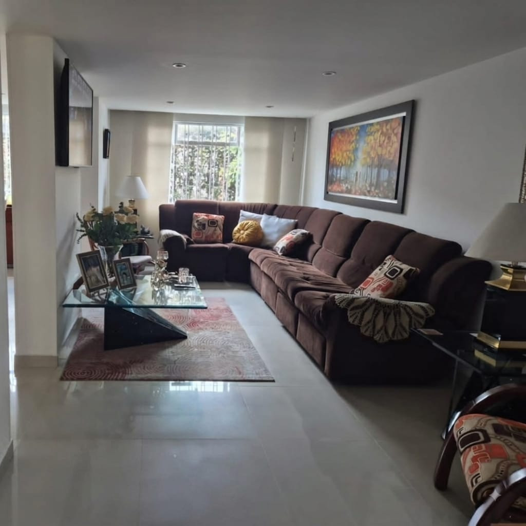 Casa en venta en Cedritos, Bogotá · foto 2 de 8
