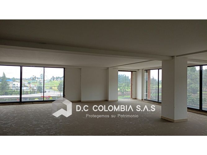 Bodega en venta en Siberia, Cota, 2598 m² · foto 2 de 2