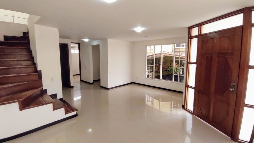 Casa de 4 alcobas en venta en Avenida 19 Norte, Armenia, 140 m² · foto 2 de 15