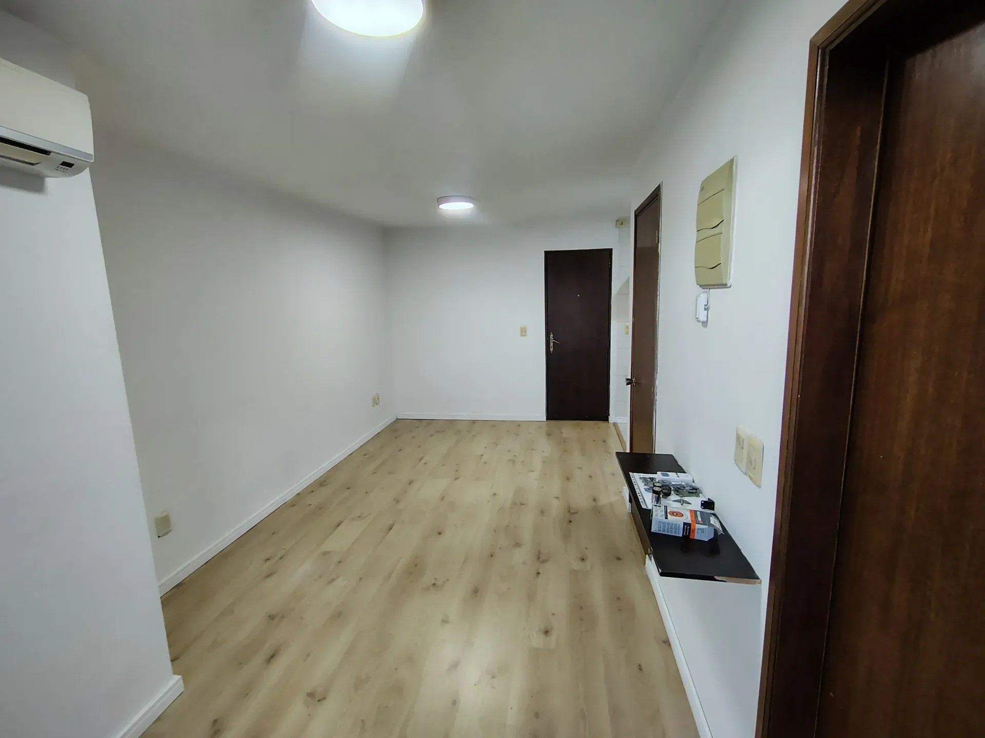 ALQUILER EN PARQUE RODO, 1 DORMITORIO, PISO ALTO AL FRENTE CON BALCON, GARAJE INCLUIDO Y PORTERIA · Foto 6