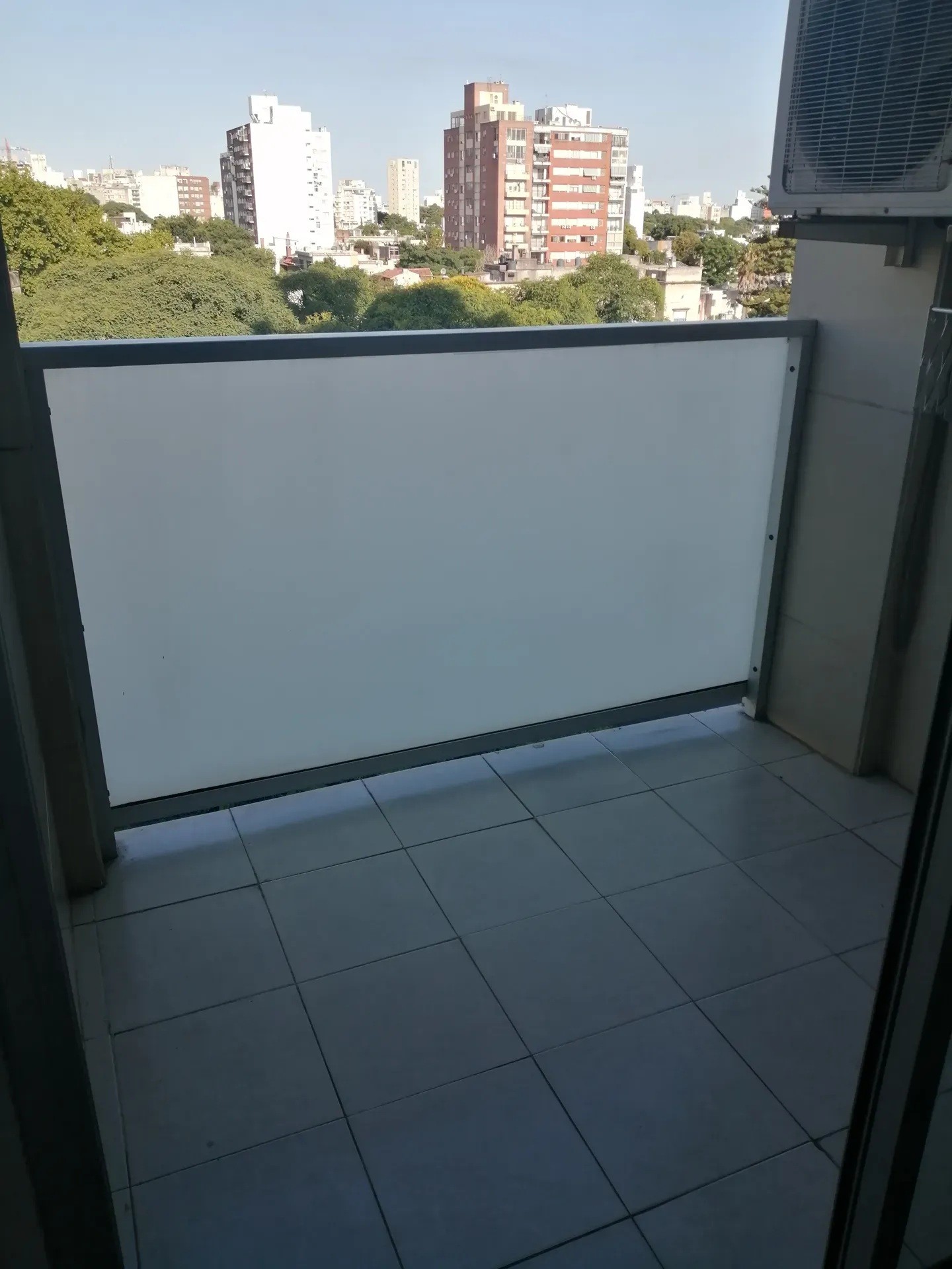 ALQUILER EN PARQUE RODO, 1 DORMITORIO, PISO ALTO AL FRENTE CON BALCON, GARAJE INCLUIDO Y PORTERIA · Foto 11
