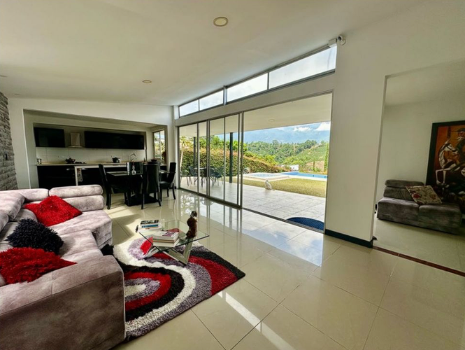 Casa de 4 alcobas en venta en La Yé, Armenia, 714 m² · foto 2 de 9