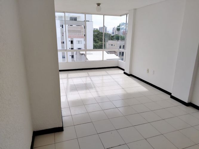 Apartamento de 3 alcobas en venta en La Floresta, Bucaramanga, 84 m² · foto 3 de 24