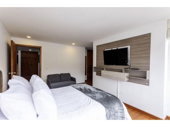 Apartamento de 3 alcobas en venta en Chico Norte, Bogotá, 135 m² · foto 9 de 24