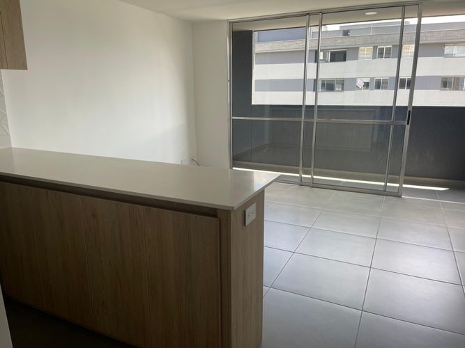 Apartamento de 2 alcobas en arriendo en Altavista Central, Medellín, 60 m² · foto 2 de 14