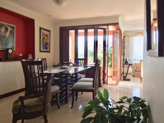 Apartamento de 3 alcobas en venta en Ciudad Jardin, Cali, 185 m² · foto 2 de 24