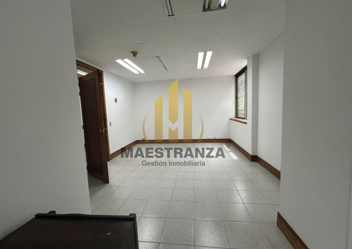 Consultorio en venta en La Aguacatala, Medellín, 27 m² · foto 2 de 9