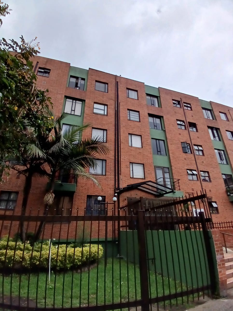 Apartamento en venta en Granada Norte, Bogotá · foto 2 de 24