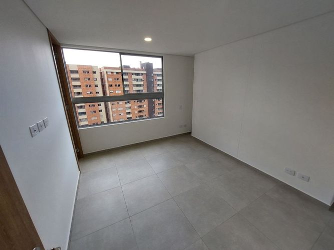 Apartamento de 3 alcobas en arriendo en Loma De San Jose, Sabaneta, 82 m² · foto 21 de 24